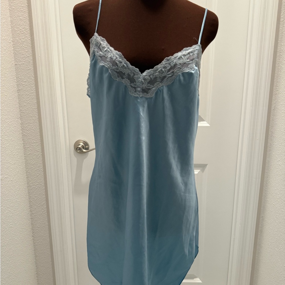 Elegant Blue Lace Trim night gown size large vintage